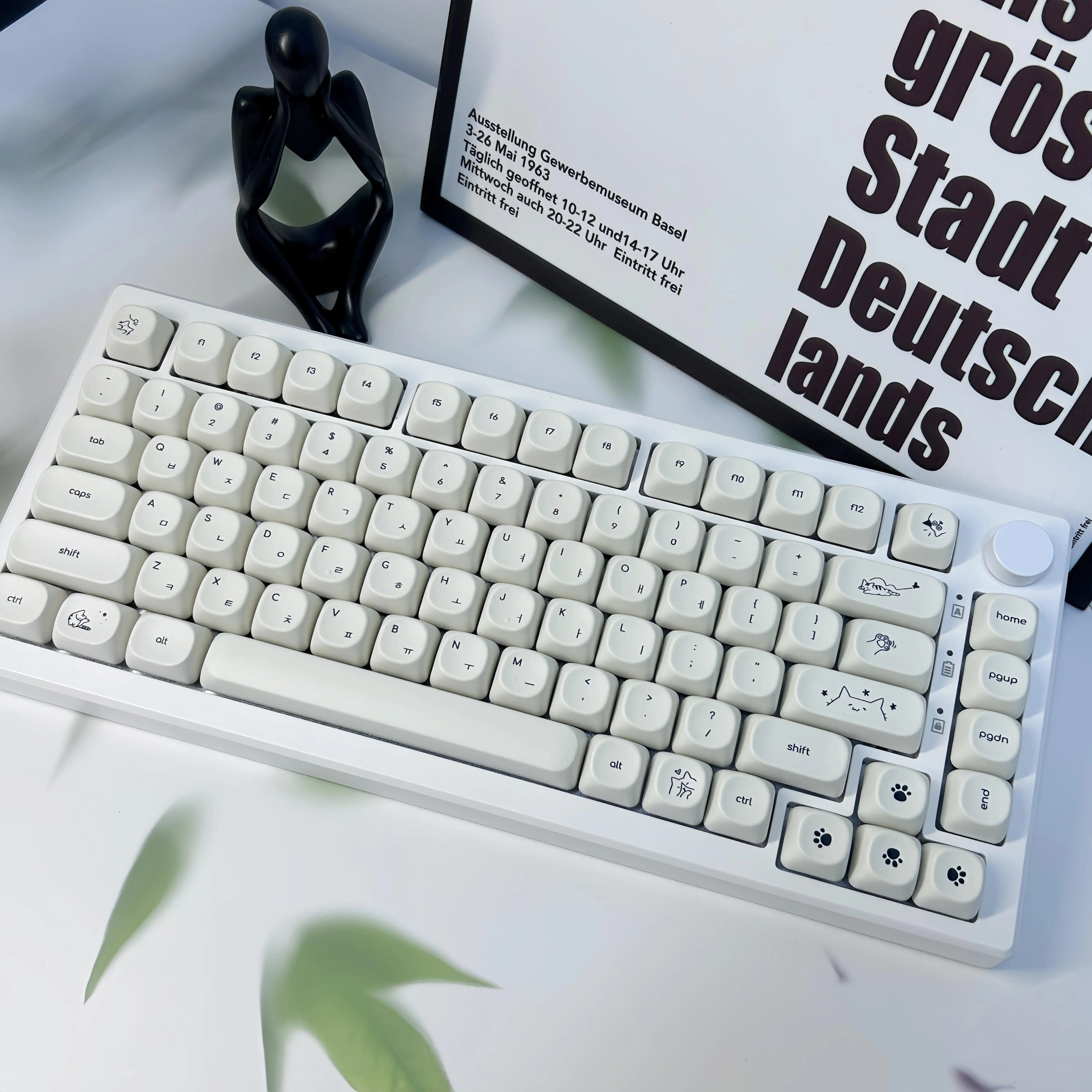 Simple Milky White Cute Cat Theme Keycap 124Keys PBT Sublimation MOA Profile Round Ball Caps Korean Mechanical Keyboard Keycaps