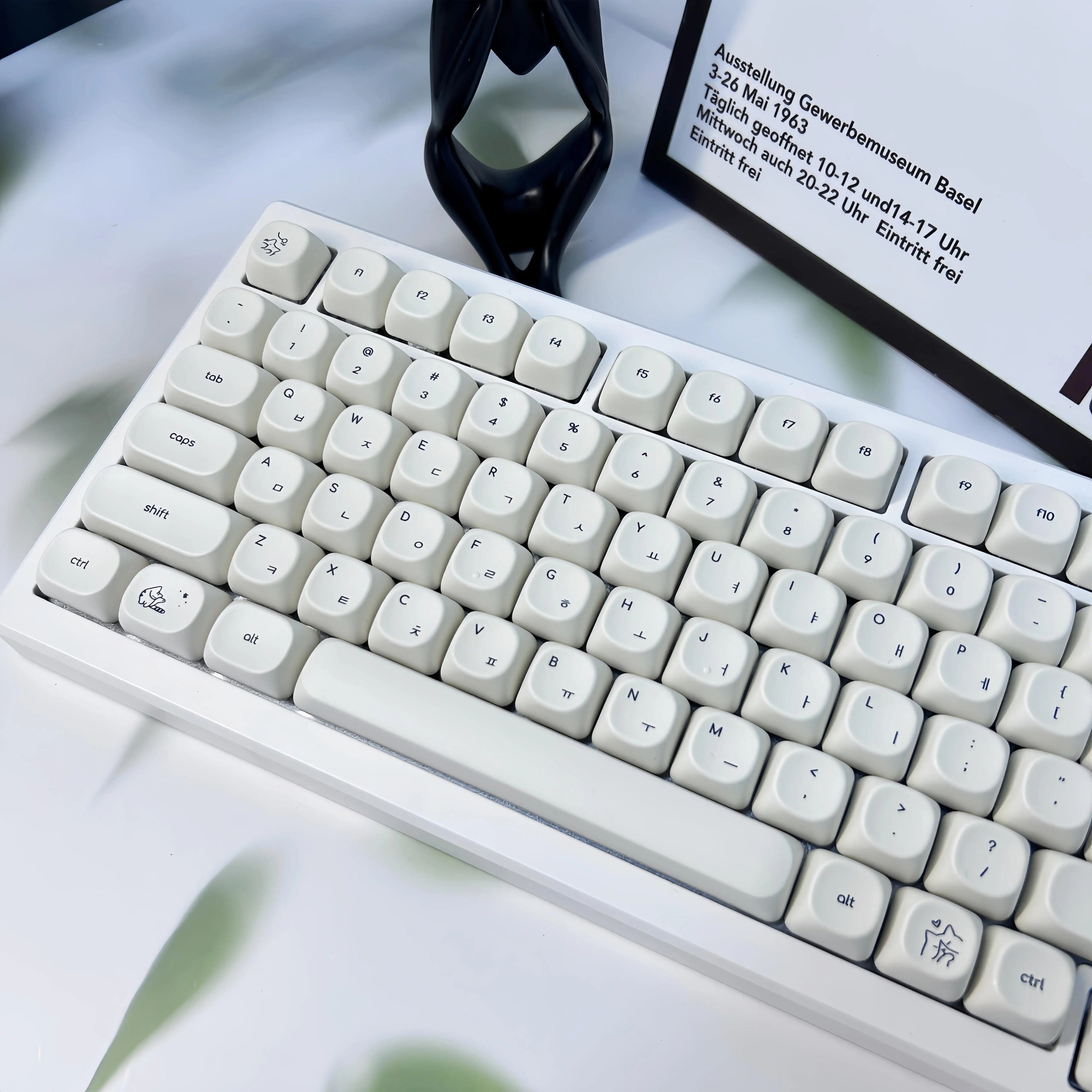 Simple Milky White Cute Cat Theme Keycap 124Keys PBT Sublimation MOA Profile Round Ball Caps Korean Mechanical Keyboard Keycaps