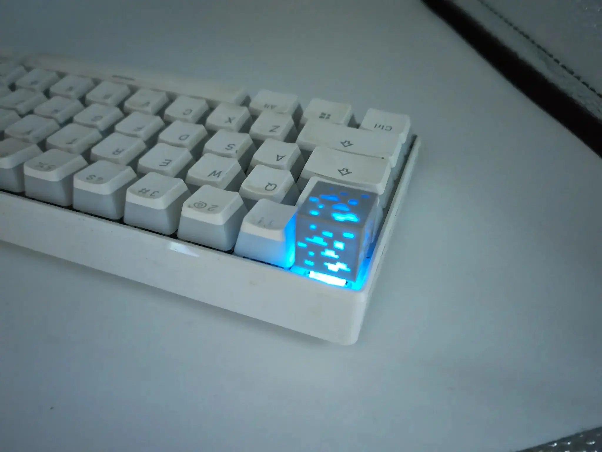 1Pc/6Pcs Keycap Game Single My World Three-Dimensional Creative Light-Transmitting Keycap Esc Ore Keycap