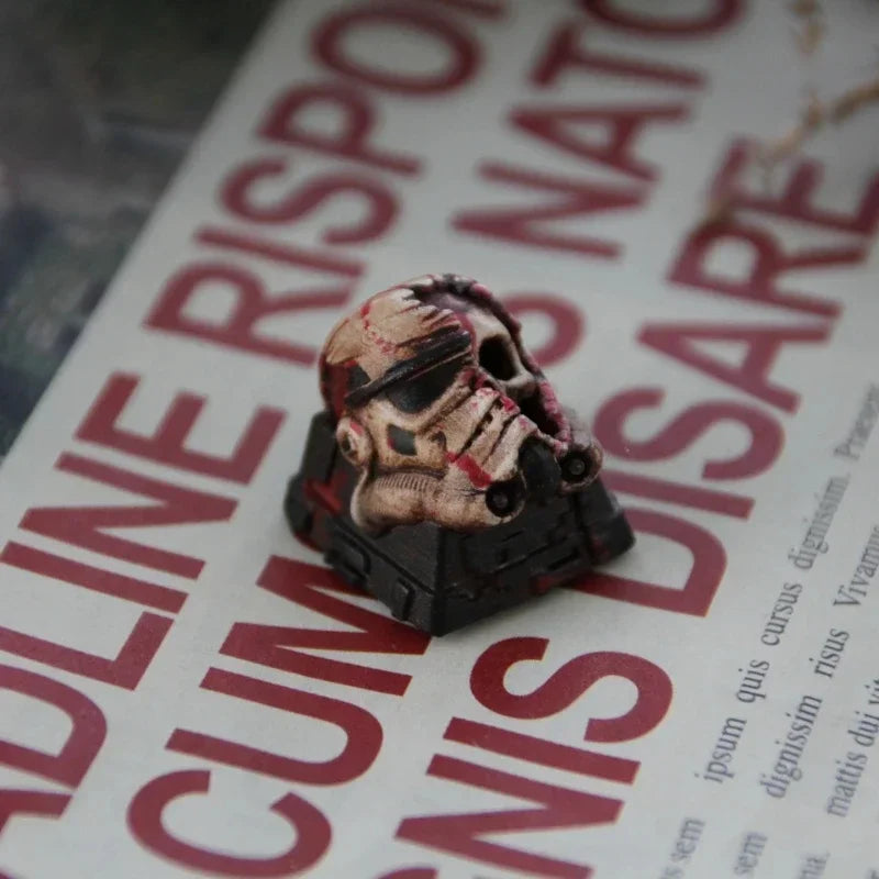 Battle-damaged Skull Key Cap Translucent Resin Keycaps Artisan Keycap Custom KeyCap for Mechanical Keyboard Accessories Gift