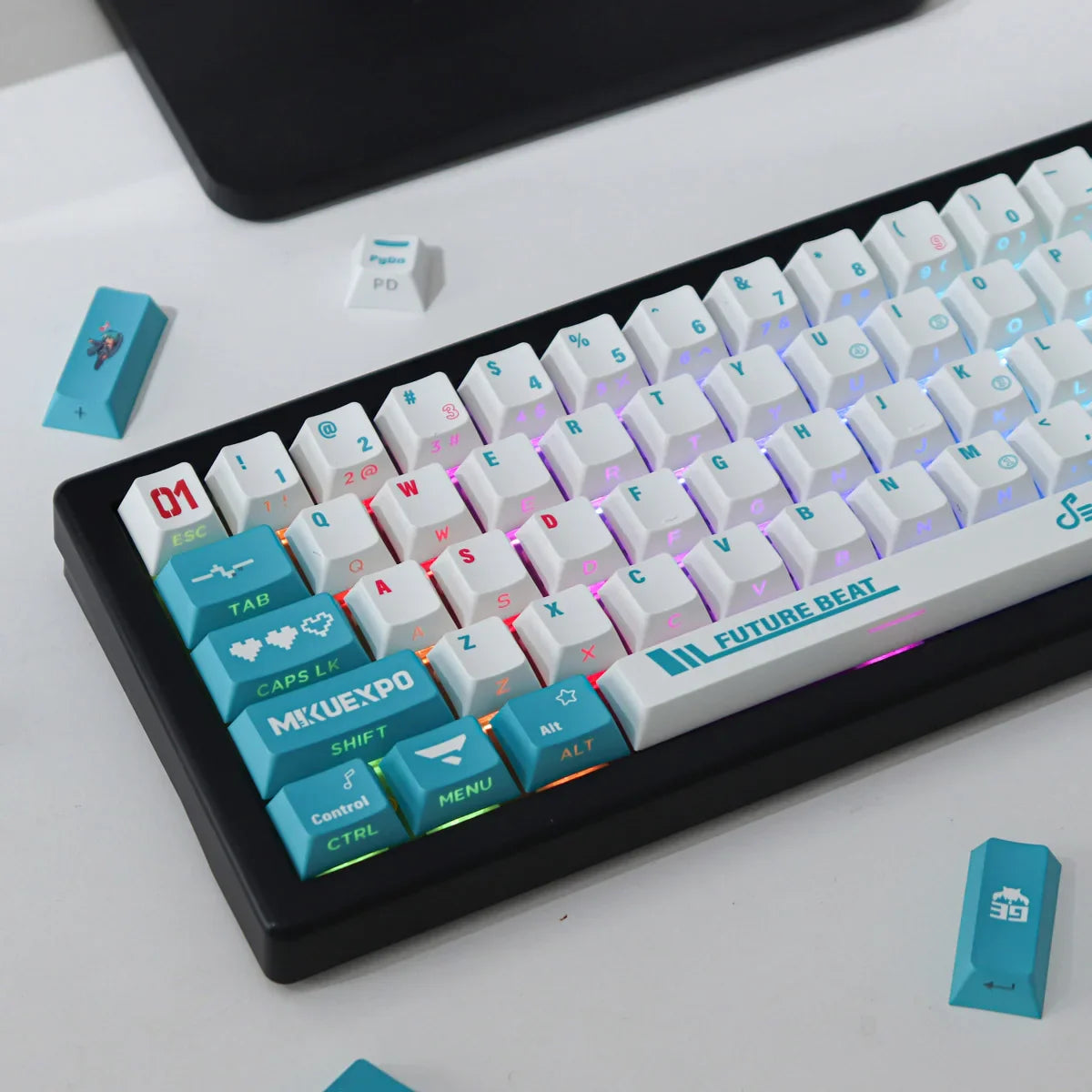 2024 New Miku Side Transparent 130 Key Mechanical Keyboard Keycap Pbt Thermal Sublimation Blue Original Factory Height 61/87